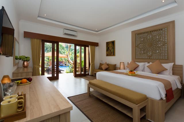 Deluxe Room with Pool View