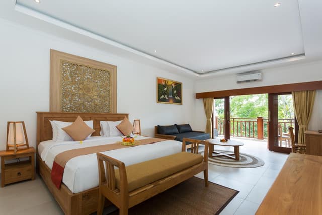 Suite with Pool View