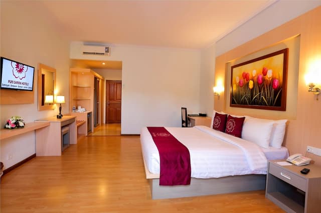 Deluxe Room, Pool View (Super)