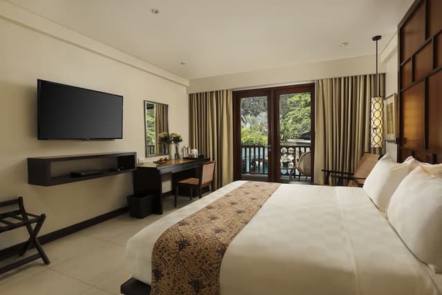 Deluxe Lagoon View Room