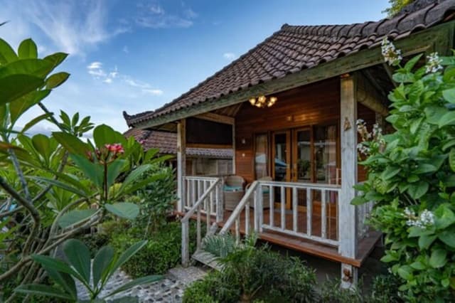 Cottage Pool Access