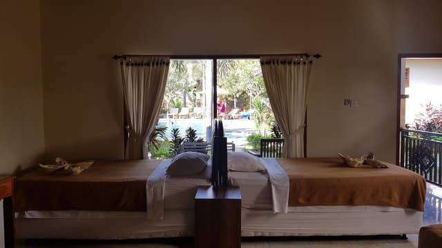 Economy Shared Dormitory, 4 Bedrooms, Pool View