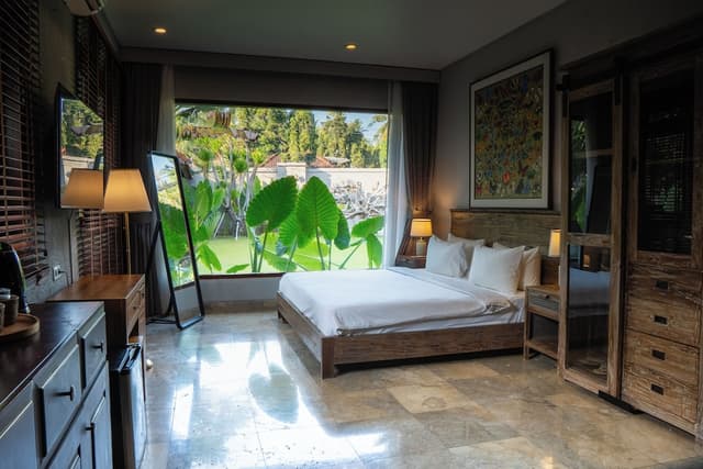 Luxury Suite, 1 King Bed, Non Smoking, Garden View