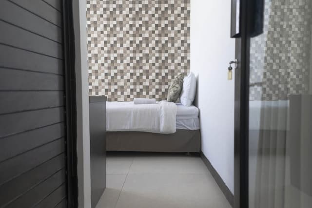 Basic Single Room, 1 Twin Bed, Courtyard View
