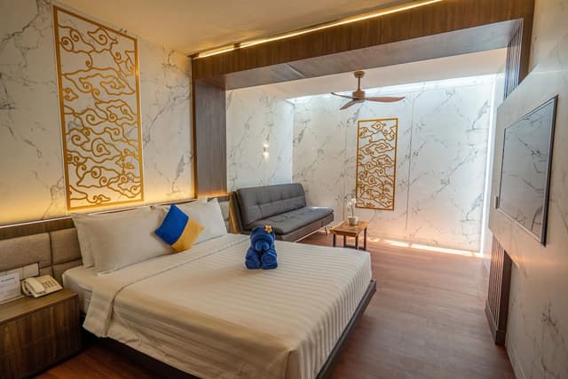 Premier Room (Free Beer - Welcome Drink)