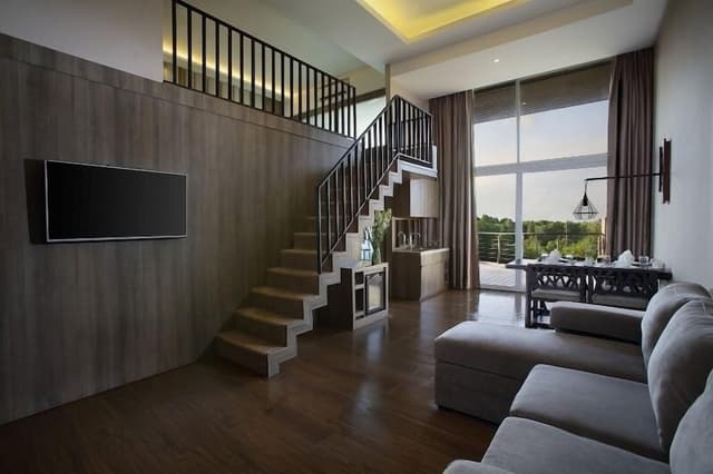 Family Loft Suite with Jacuzzi
