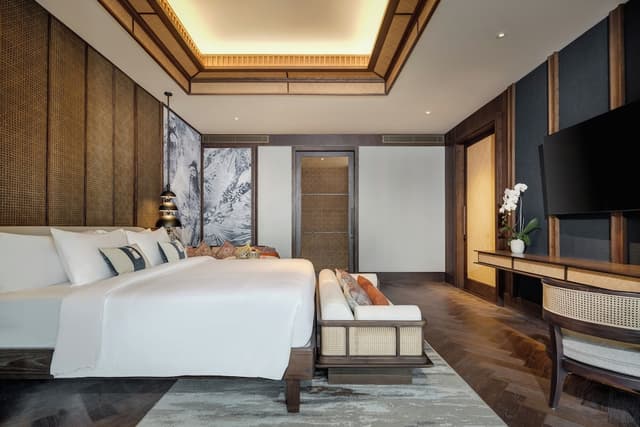 Tropical Garden Suite