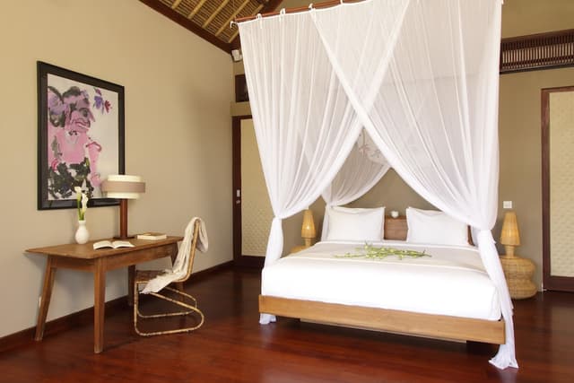 5BR Luxury Villa | Two Infinity-edged Pool, Tennis Court, Beachfront, Full Service, Chef