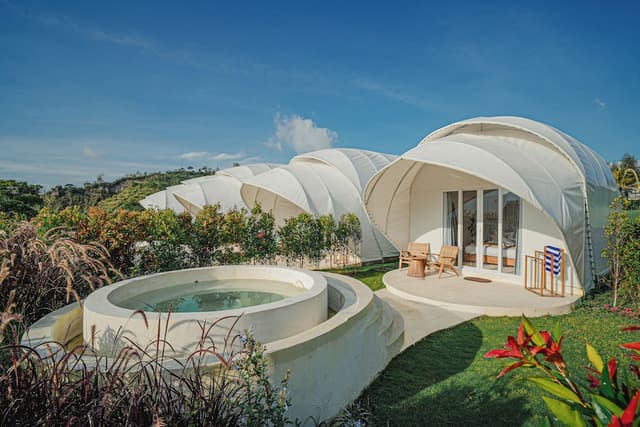 Comfort Tent, Mountain View