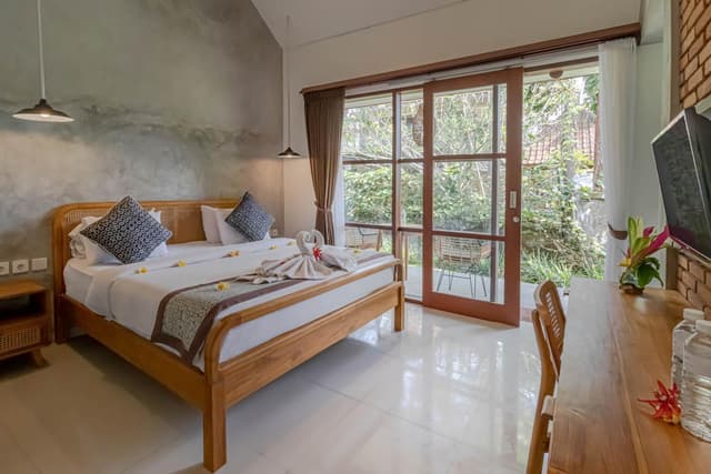 Deluxe Suite with Kitchen