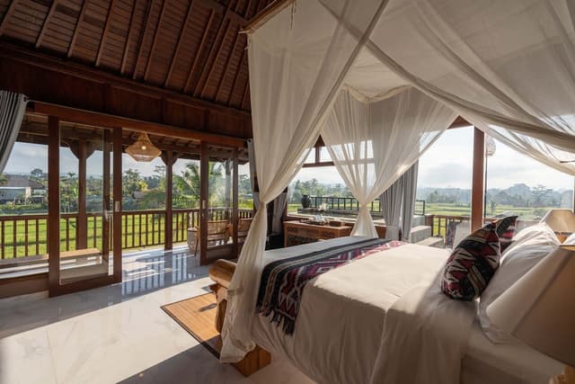 Suite Plunge Pool with Rice Field View