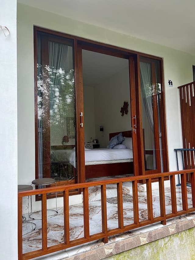 Deluxe Room, 1 King Bed, Balcony, Garden View