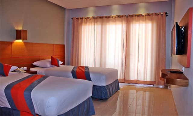 Deluxe Double or Twin Room, Ground Floor (Pool Access)