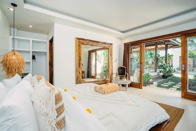 Basic Villa, Multiple Beds