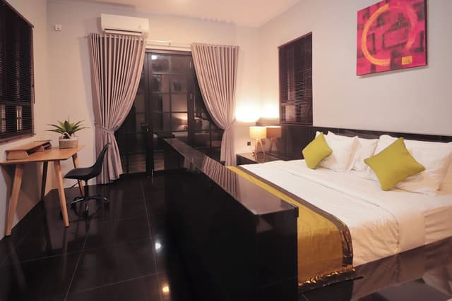 Deluxe Studio, Balcony
