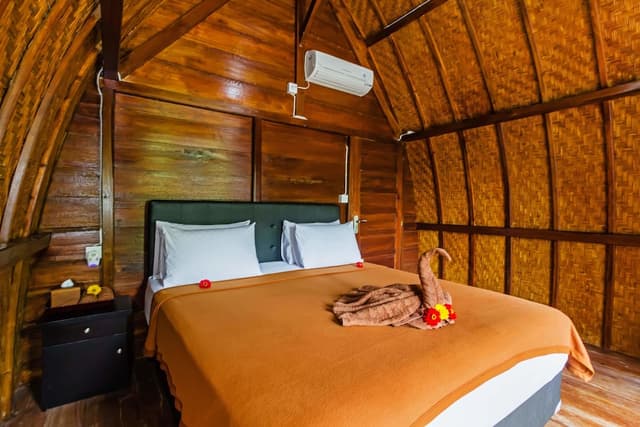 Standard Double Room, 1 Queen Bed, Private Bathroom, Hill View
