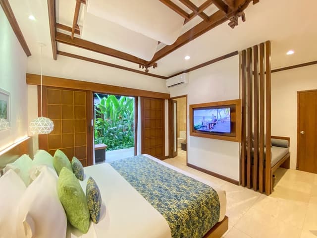Deluxe Garden Room