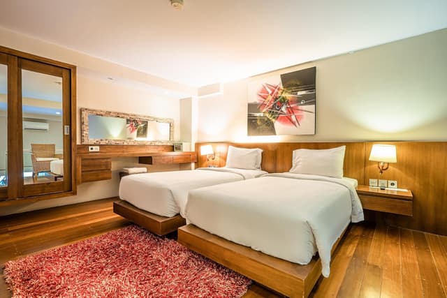 Suite, Garden View