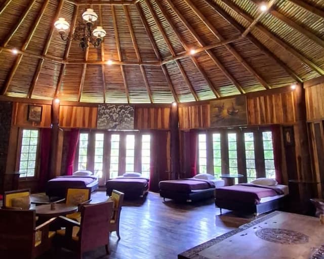 Classic Bungalow, 2 Bathrooms