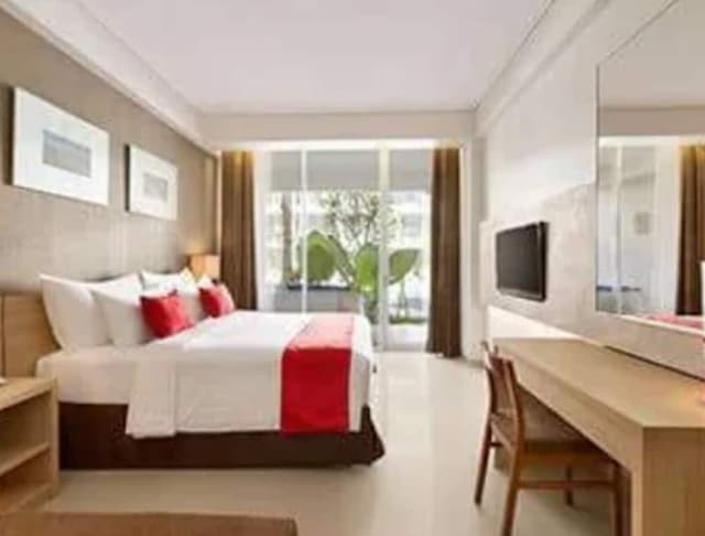 Premier Pool Side Double or Twin Room