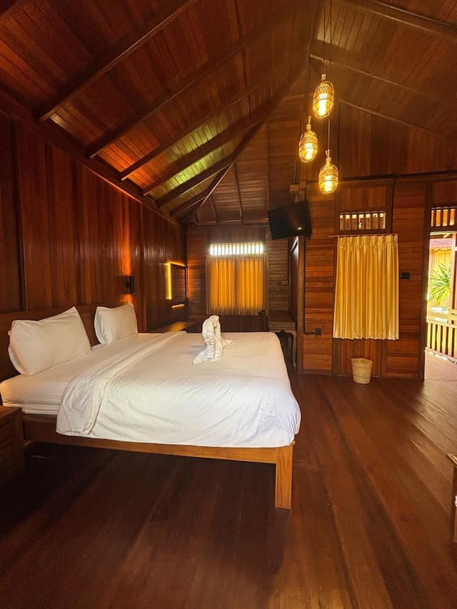 Standard Room, Balcony, Pool View