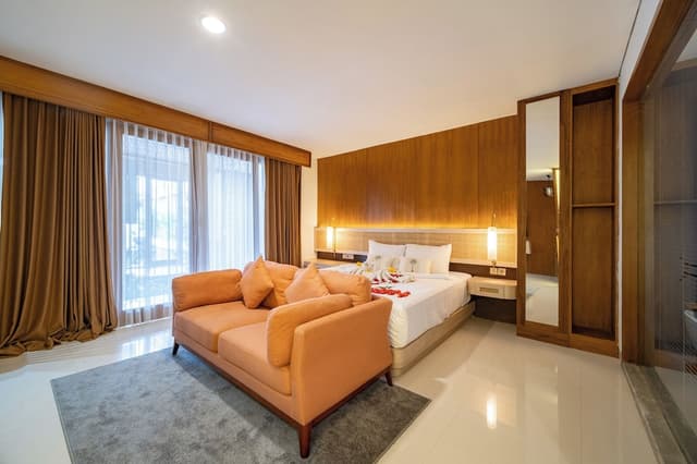 Deluxe Suite