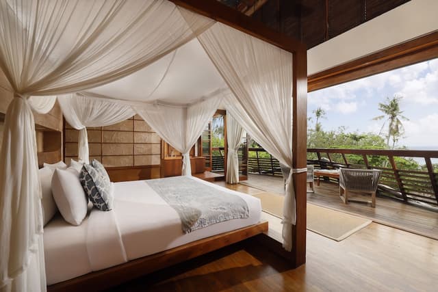 5 Bedroom Beachfront Pool Villa