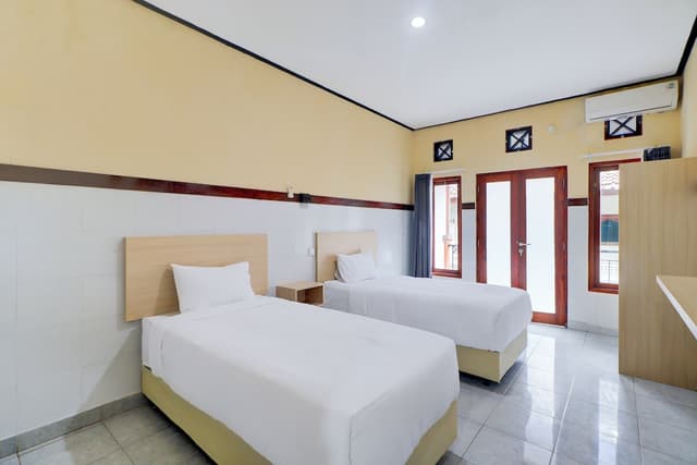 Deluxe Twin Room