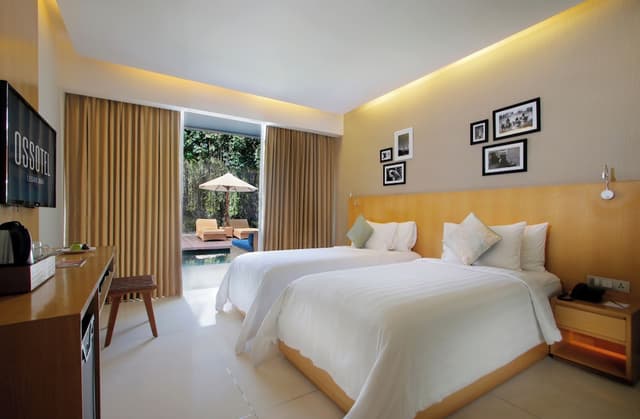 Deluxe Room, 2 Twin Beds, Pool Access