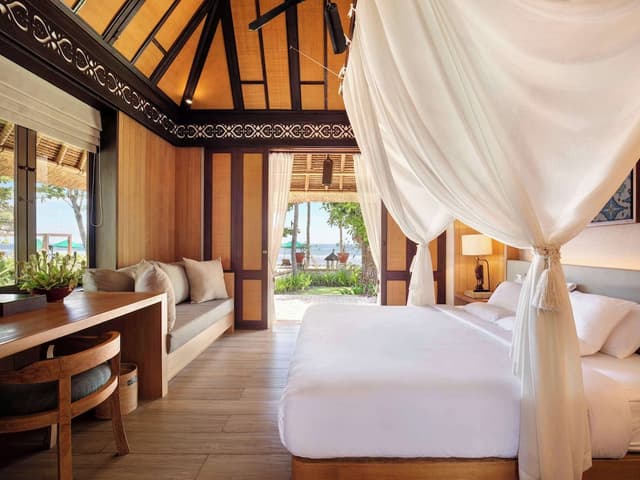 Deluxe Room, 1 King Bed, Pool Access (Garden Wing)