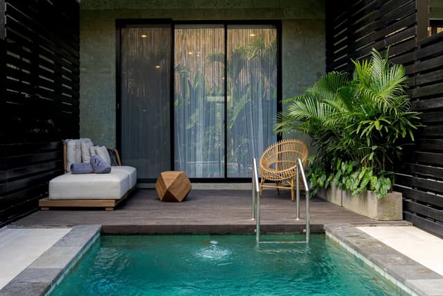 Executive Duplex, 2 Bedrooms, Non Smoking, Pool View