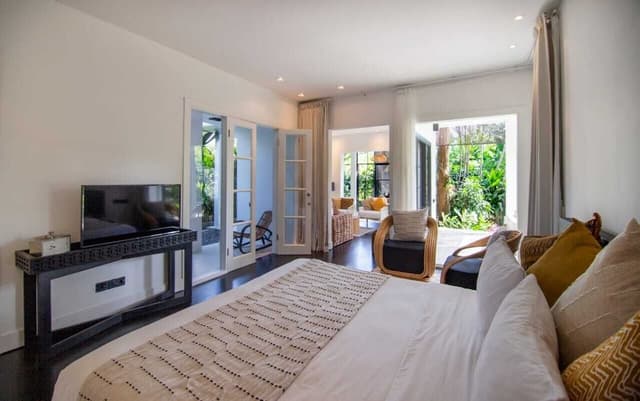 Room, 1 King Bed, Pool View