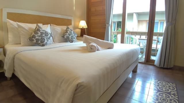 Standard Room, 1 Double Bed, Balcony, Garden View