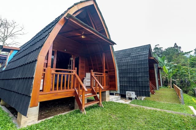 Villa with Mountain View