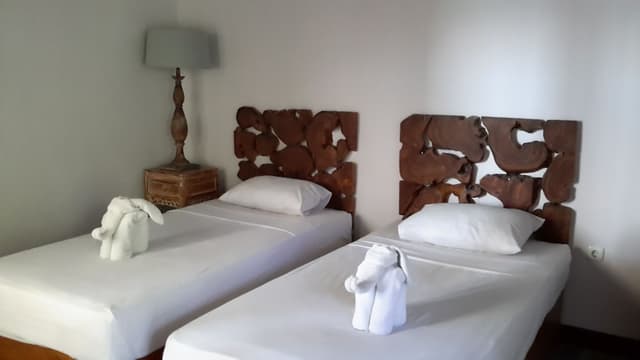 Corner Twin Room