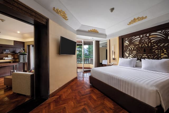 Club Suite, Balcony, Garden View