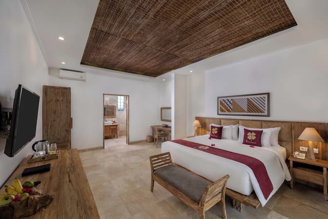 Deluxe Room with Garden View