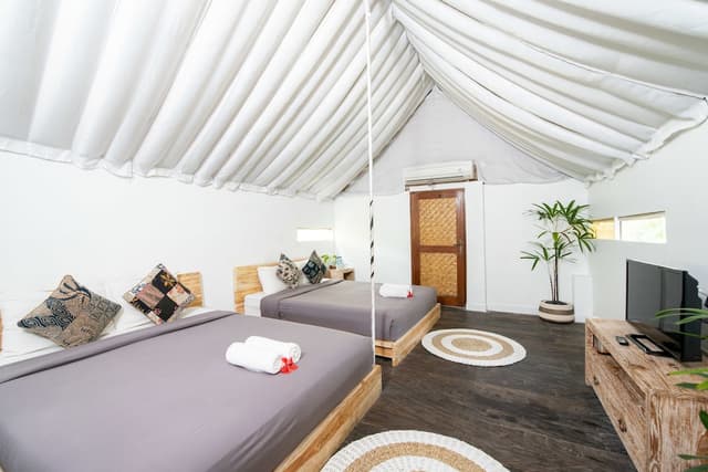Family Tent Glamping
