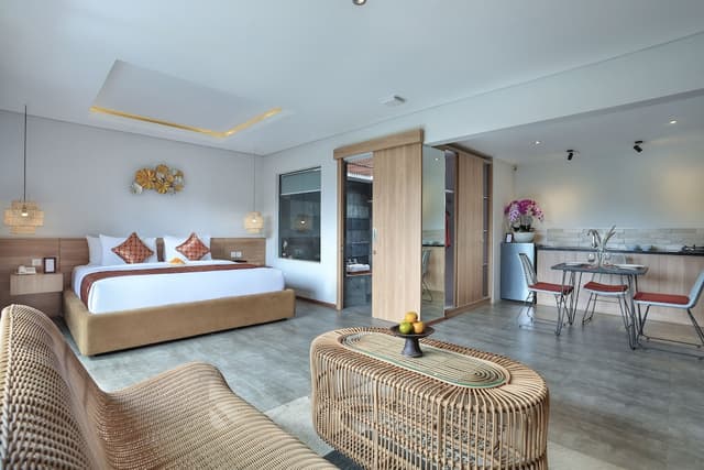 One Bedroom Private Heated Pool Villa