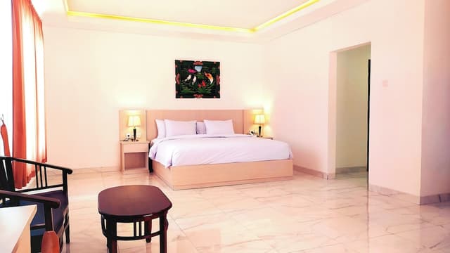 Suite with Mountain View