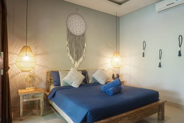 Superior Room, 1 King Bed, Pool View