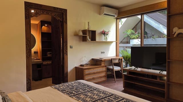 Deluxe Room, Pool View