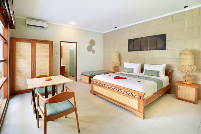 Five Bedroom Villa with Private Pool