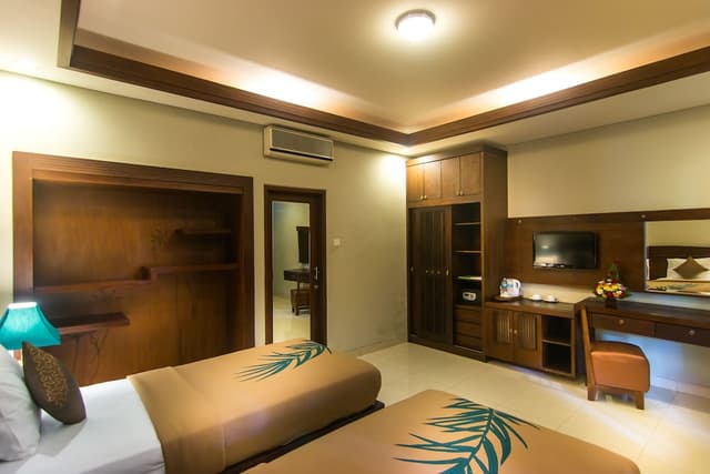 Standard Room, 1 Double or 2 Twin Beds, Pool View