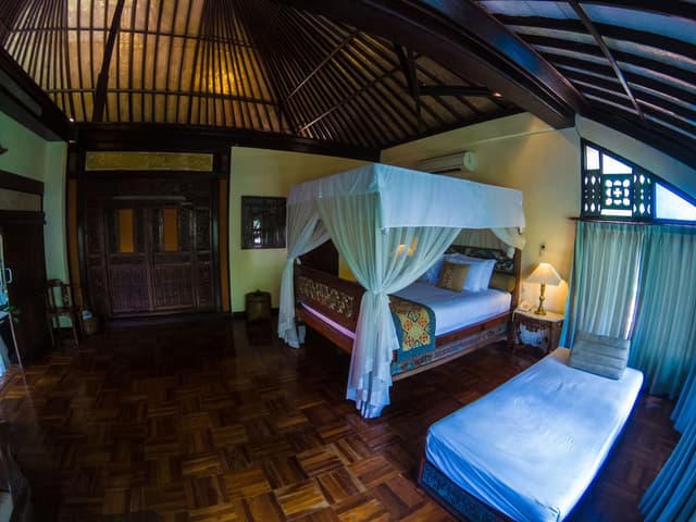 Suite, River View