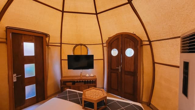 Luxury Glamping with Bathtub