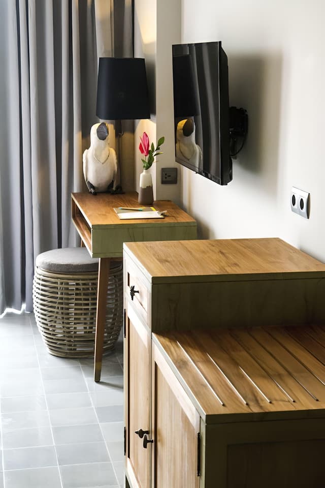 Deluxe Room, Balcony
