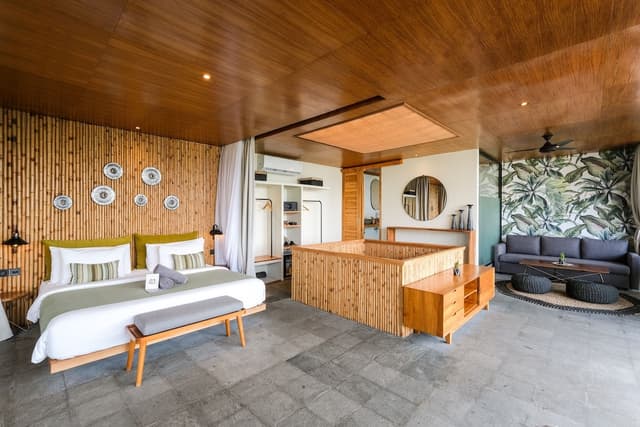 Luxury Room, 1 King Bed with Sofa bed, Ocean View, Oceanfront