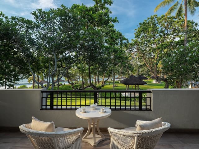 Club Suite, 1 King Bed, Club Lounge Access (Sanctuary)