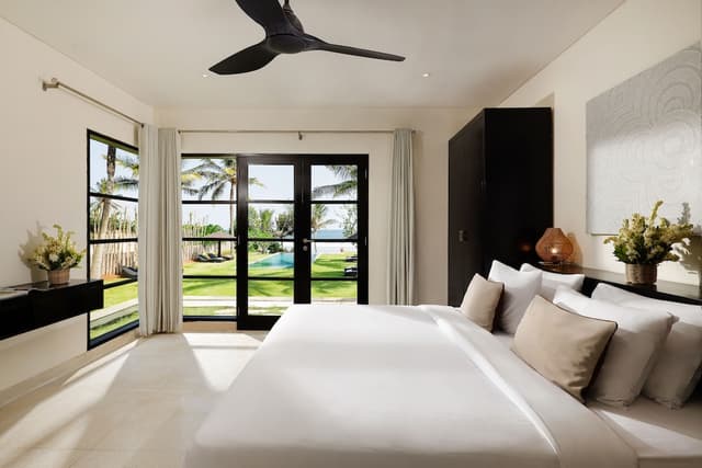 5 Bedroom Beachfront Pool Villa